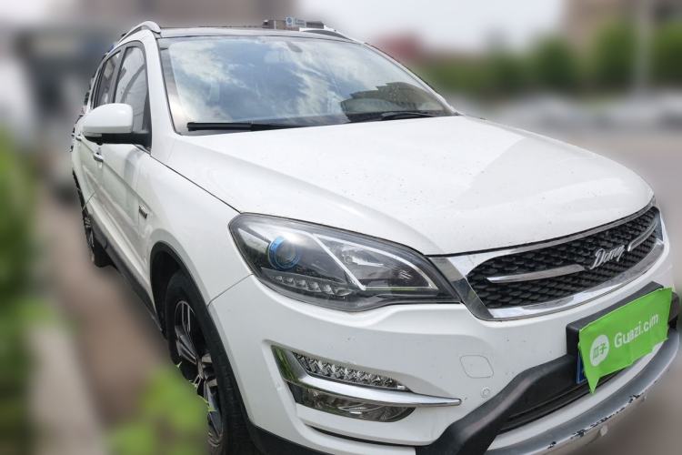 Used Zotye Domy X5 2017 Upgraded Model 1.5T Manual Supreme Edition Front Right 45 Deg