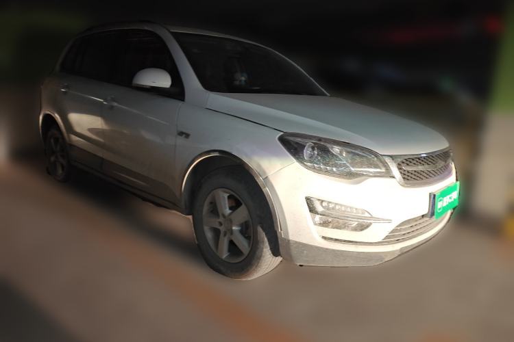 Used Zotye Domy X5 2017 Value Edition 1.6L Manual Fashion Model Front Right 45 Deg