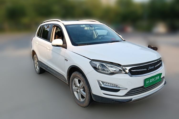 Used Zotye Domy X5 2017 Value Edition 1.6L Manual Fashion Model Front Right 45 Deg