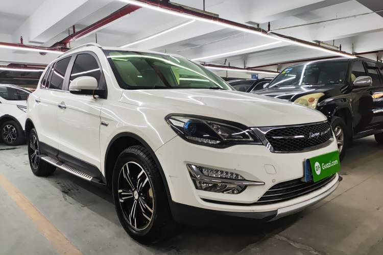 Used Zotye Domy X5 2017 Upgraded Model 1.5T Manual Luxury Edition Front Right 45 Deg