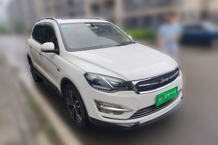 Used Zotye Domy X5 2017 Upgraded Model 1.5T CVT Landlord Edition Front Right 45 Deg