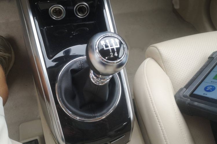 Used Zotye Domy X5 2017 Upgraded Model 1.5T Manual Luxury Version Gear Lever