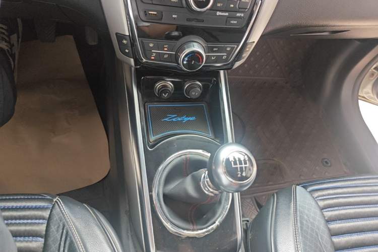 Used Zotye Domy X5 2017 Upgraded Model 1.5T Manual Luxury Edition Gear Lever