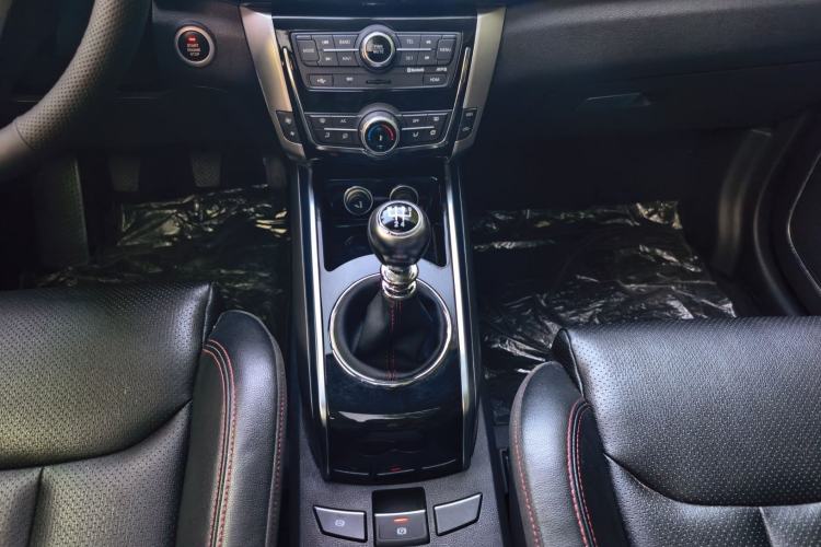 Used Zotye Domy X5 2017 Platinum Edition 1.5T Manual Luxury Model Gear Lever