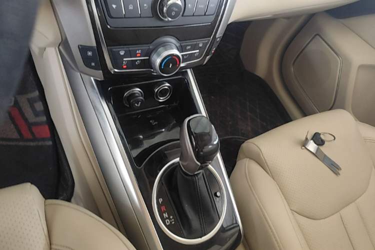 Used Zotye Domy X5 2017 Upgraded Model 1.5T CVT Landlord Edition Gear Lever