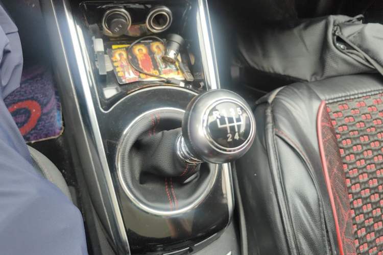 Used Zotye Domy X5 2017 Upgraded Model 1.5T Manual Luxury Edition Gear Lever