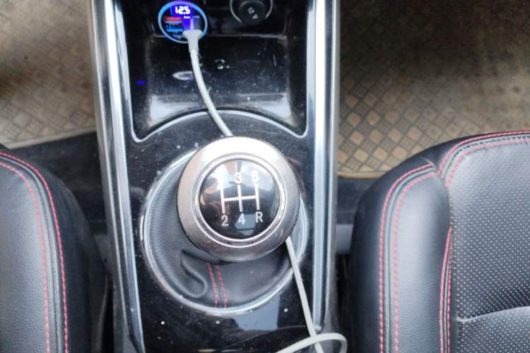 Used Zotye Domy X5 2017 Classic Edition 1.6L Manual Elite Model Gear Lever