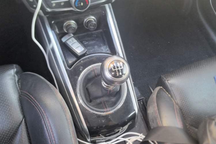 Used Zotye Domy X5 2017 Upgraded Model 1.5T Manual Luxury Version Gear Lever