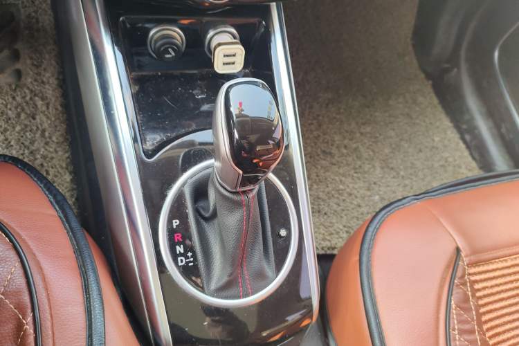 Used Zotye Domy X5 2017 Upgraded Model 1.5T CVT ZhiXian Edition Gear Lever