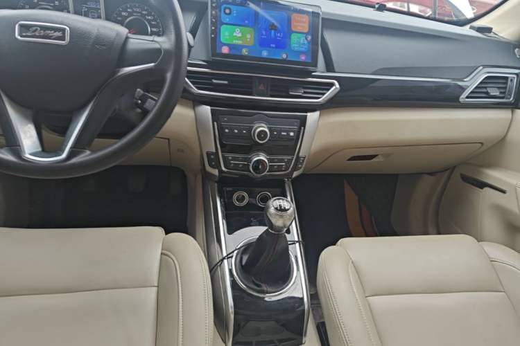 Used Zotye Domy X5 2017 Value Edition 1.6L Manual Fashion Model Gear Lever