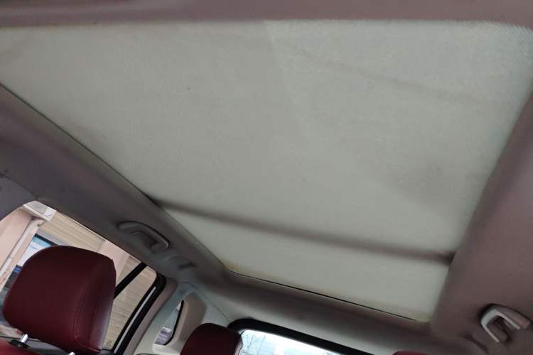 Used Zotye Domy X5 2017 Platinum Edition 1.5T Manual Luxury Model Headliner