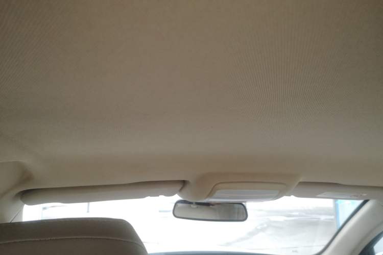 Used Zotye Domy X5 2017 Upgraded Model 1.5T Manual Luxury Version Headliner