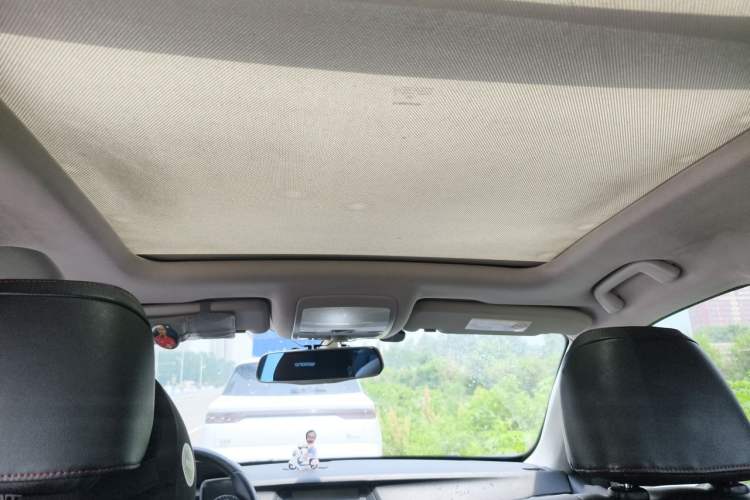 Used Zotye Domy X5 2017 Upgraded Model 1.5T Manual Supreme Edition Headliner