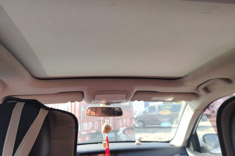 Used Zotye Domy X5 2017 Upgraded Model 1.5T CVT ZhiXian Edition Headliner
