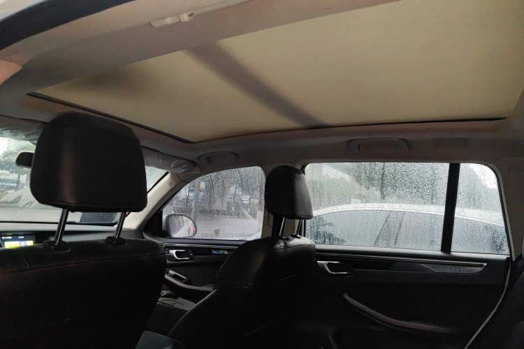 Used Zotye Domy X5 2017 Upgraded Model 1.5T CVT ZhiXian Edition Headliner