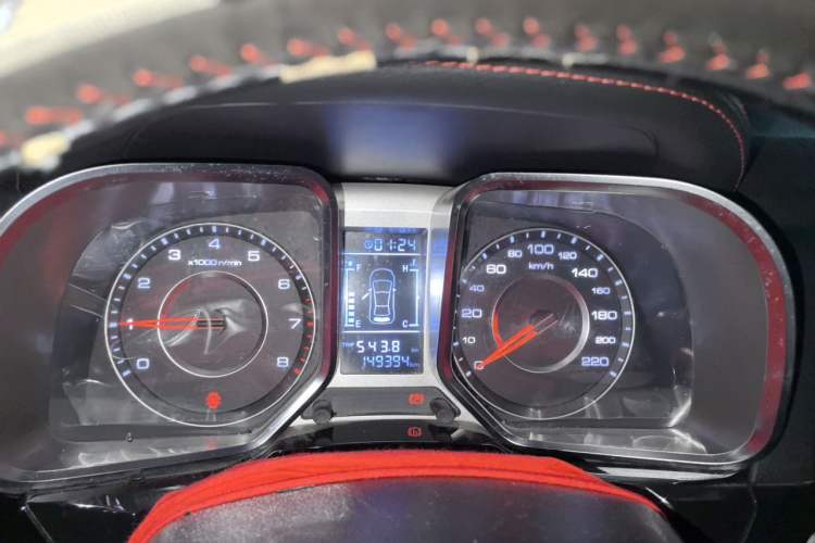 Used Zotye Domy X5 2017 Upgraded Model 1.5T Manual Luxury Edition Instrument Cluster