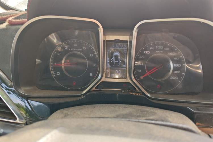 Used Zotye Domy X5 2017 Platinum Edition 1.5T Manual Luxury Model Instrument Cluster