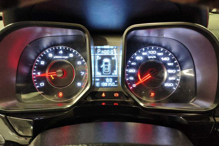 Used Zotye Domy X5 2017 Upgraded Model 1.5T CVT ZhiXian Edition Instrument Cluster
