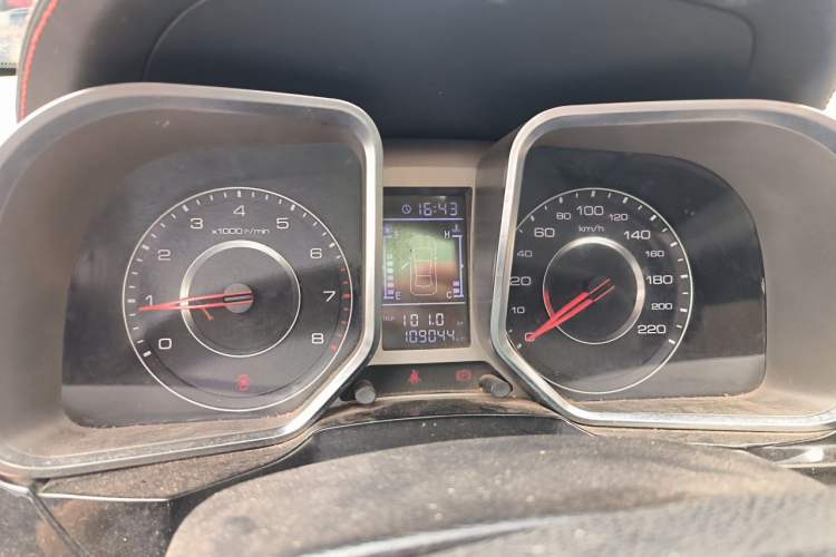 Used Zotye Domy X5 2017 Upgraded Model 1.5T Manual Luxury Edition Instrument Cluster