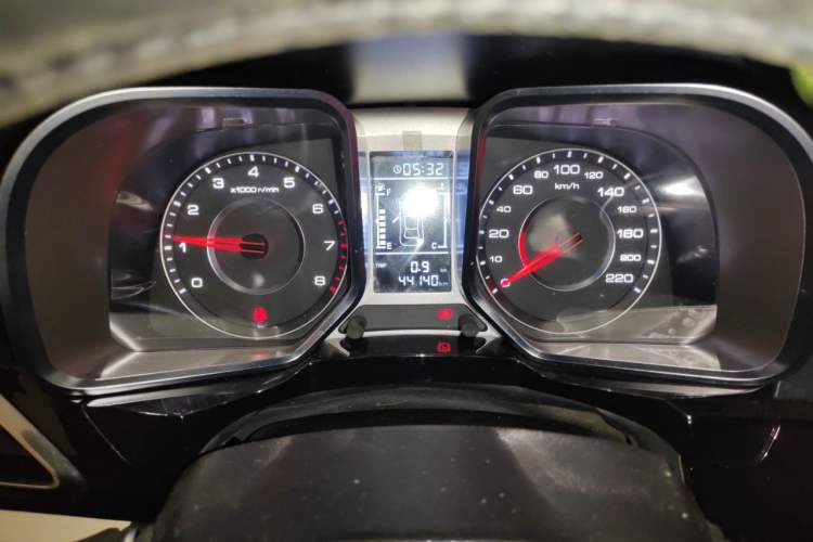 Used Zotye Domy X5 2017 Value Edition 1.6L Manual Fashion Model Instrument Cluster