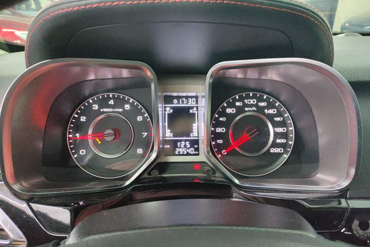 Used Zotye Domy X5 2017 Upgraded Model 1.5T Manual Luxury Edition Instrument Cluster