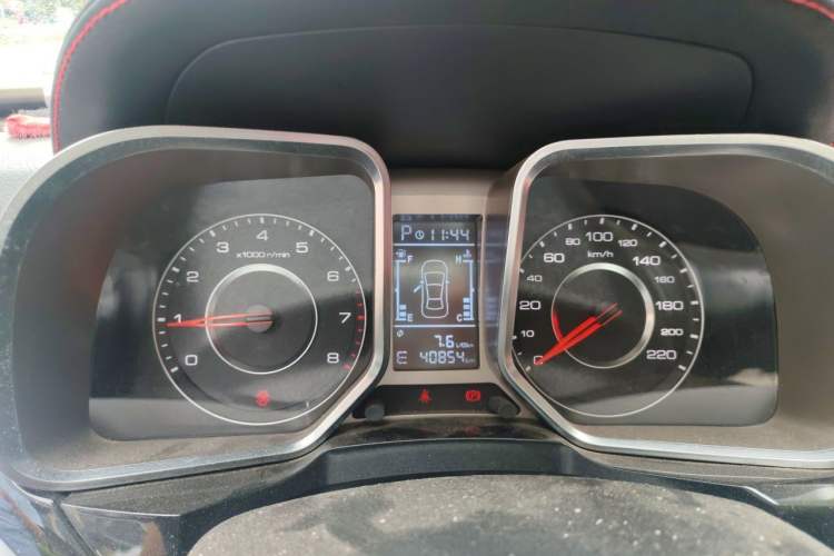 Used Zotye Domy X5 2017 Upgraded Model 1.5T CVT Landlord Edition Instrument Cluster