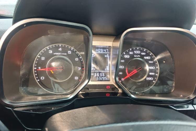Used Zotye Domy X5 2017 Upgraded Model 1.5T Manual Luxury Version Instrument Cluster