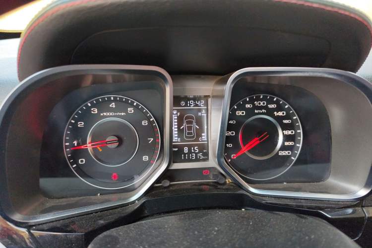 Used Zotye Domy X5 2017 Platinum Edition 1.5T Manual Luxury Model Instrument Cluster