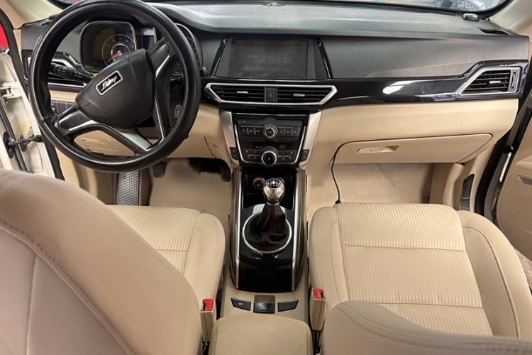 Used Zotye Domy X5 2017 Value Edition 1.6L Manual Comfort Model Interior 1