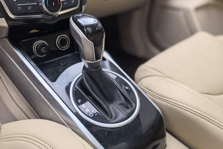 Used Zotye Domy X5 2017 Upgraded Model 1.5T CVT Landlord Edition Interior 10