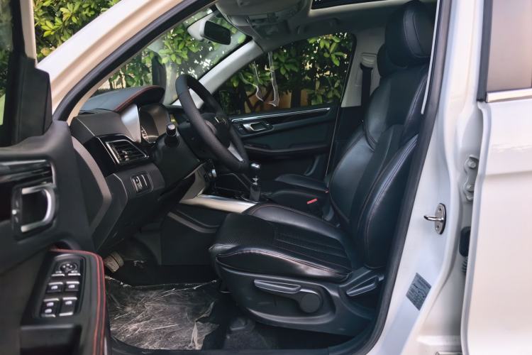 Used Zotye Domy X5 2017 Platinum Edition 1.5T Manual Luxury Model Interior 2