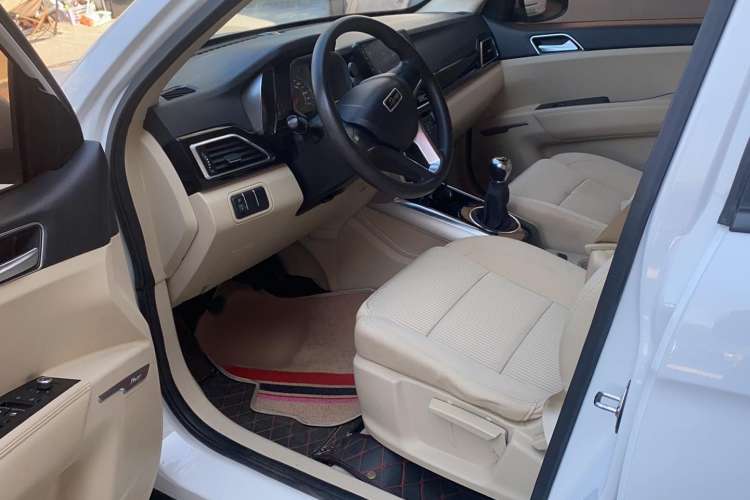 Used Zotye Domy X5 2017 Value Edition 1.6L Manual Comfort Model Interior 2