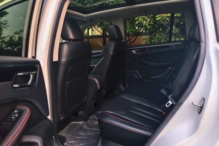 Used Zotye Domy X5 2017 Platinum Edition 1.5T Manual Luxury Model Interior 3