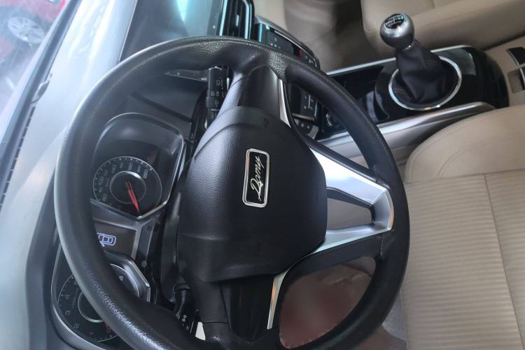 Used Zotye Domy X5 2017 Value Edition 1.6L Manual Fashion Model Interior 6