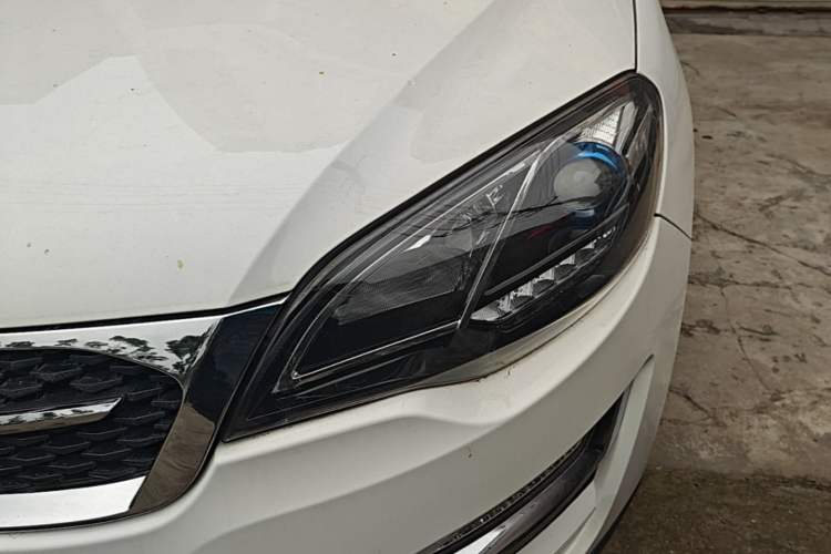 Used Zotye Domy X5 2017 Classic Edition 1.5T CVT Supreme Model Left Front Headlight
