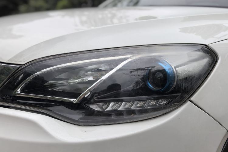 Used Zotye Domy X5 2017 Upgraded Model 1.5T CVT Landlord Edition Left Front Headlight