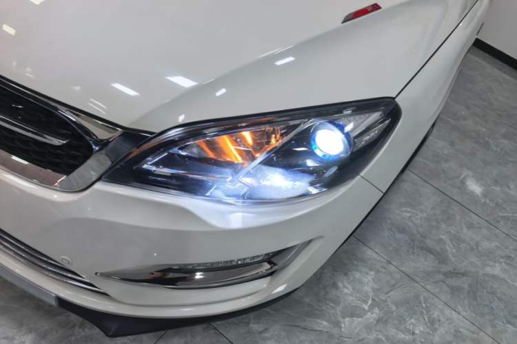 Used Zotye Domy X5 2017 Upgraded Model 1.5T CVT Governor Edition Left Front Headlight
