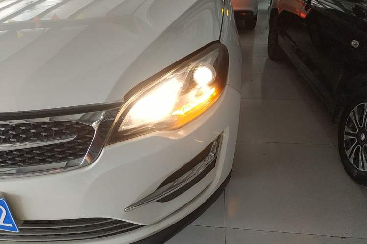 Used Zotye Domy X5 2017 Value Edition 1.6L Manual Comfort Model Left Front Headlight
