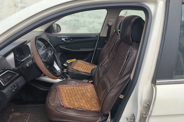 Used Zotye Domy X5 2017 Upgraded Model 1.5T Manual Luxury Edition Left Front Seat