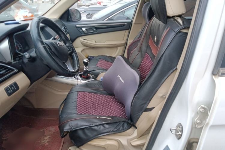 Used Zotye Domy X5 2017 Upgraded Model 1.5T Manual Luxury Version Left Front Seat