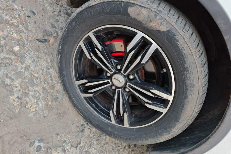 Used Zotye Domy X5 2017 Platinum Edition 1.5T Manual Luxury Model Left Front Wheel Hub