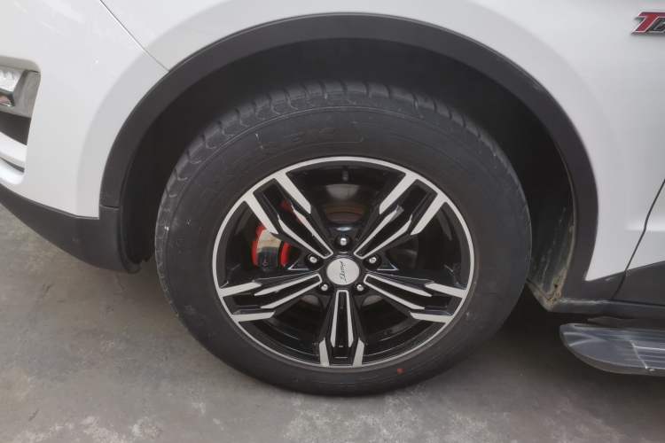 Used Zotye Domy X5 2017 Upgraded Model 1.5T Manual Luxury Version Left Front Wheel Hub