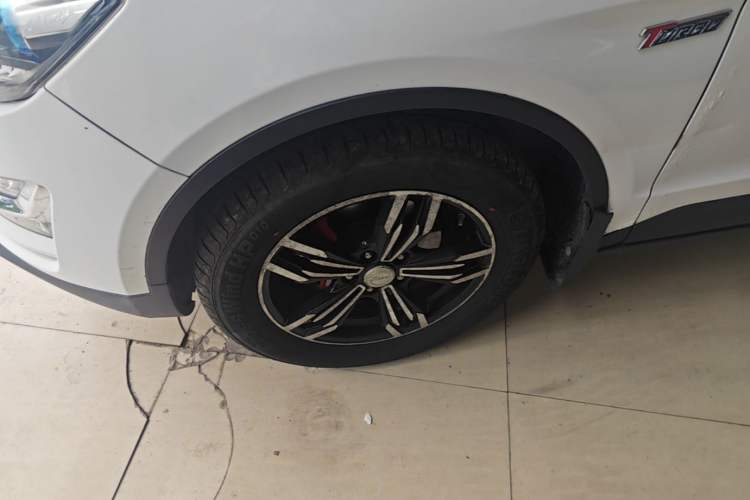 Used Zotye Domy X5 2017 Upgraded Model 1.5T Manual Luxury Edition Left Front Wheel Hub