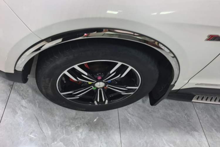 Used Zotye Domy X5 2017 Upgraded Model 1.5T CVT Governor Edition Left Front Wheel Hub