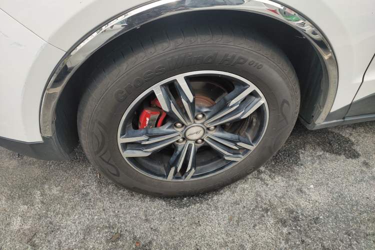 Used Zotye Domy X5 2017 Upgraded Model 1.5T Manual Luxury Version Left Front Wheel Hub