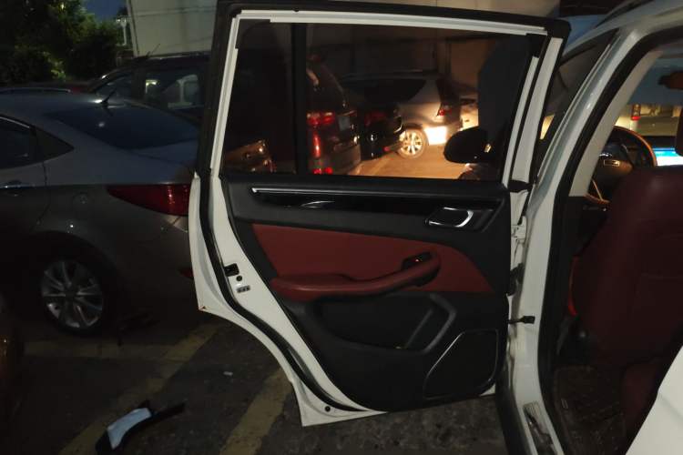 Used Zotye Domy X5 2017 Platinum Edition 1.5T Manual Luxury Model Left Rear Door Interior