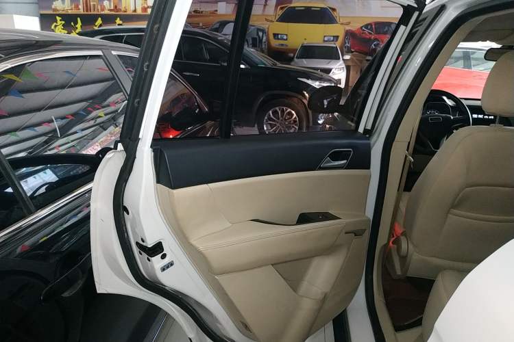 Used Zotye Domy X5 2017 Value Edition 1.6L Manual Comfort Model Left Rear Door Interior