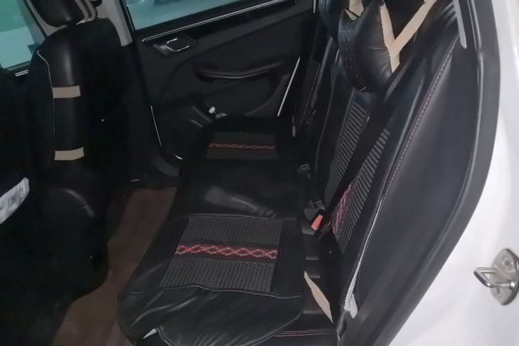 Used Zotye Domy X5 2017 Upgraded Model 1.5T Manual Luxury Edition Left Rear Seat