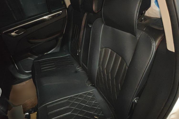 Used Zotye Domy X5 2017 Upgraded Model 1.5T CVT ZhiXian Edition Left Rear Seat