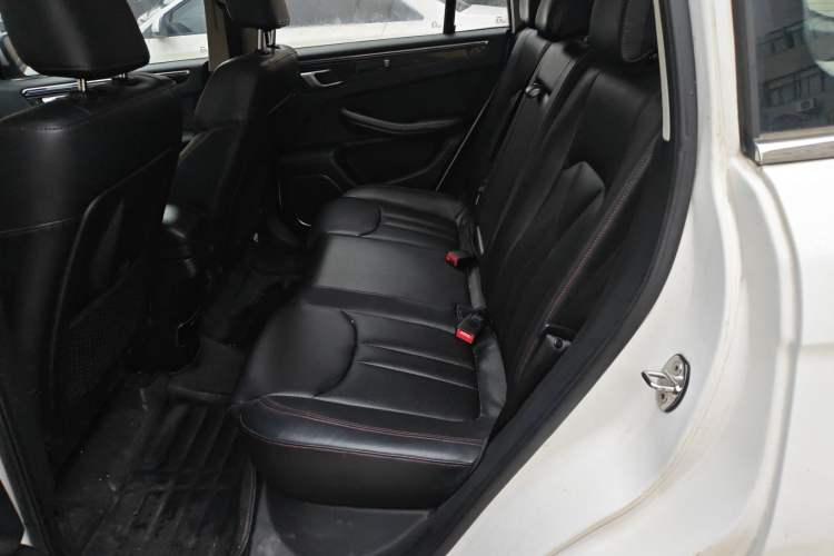 Used Zotye Domy X5 2017 Upgraded Model 1.5T CVT Governor Edition Left Rear Seat